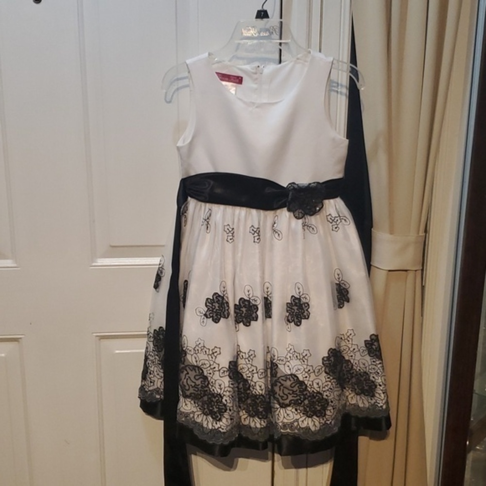Princess Faith Formal Black and White Dress 👗 Size 8